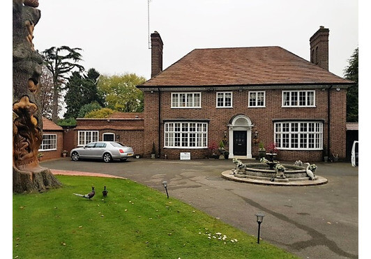 Stunning Roof Cleaning Transformation 